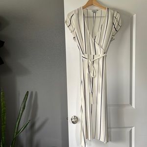 Wrap dress. White w navy blue stripes midi dress size Small